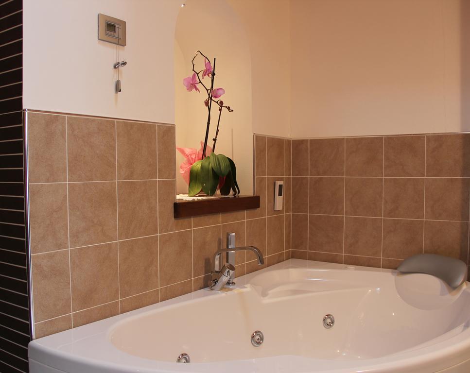 Albergo Edelweiss - Larespa Crodo Bagian luar foto